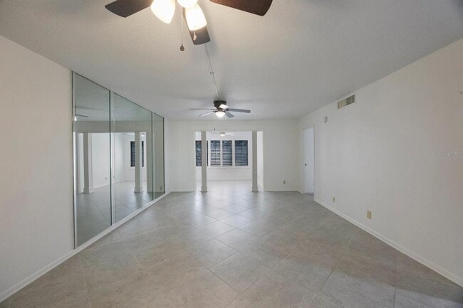 Building Photo - 3078 Eastland Blvd