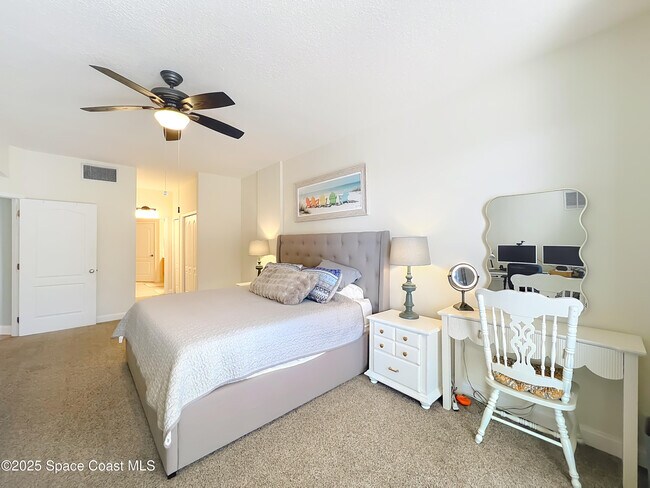 Building Photo - 601 N Miramar Ave