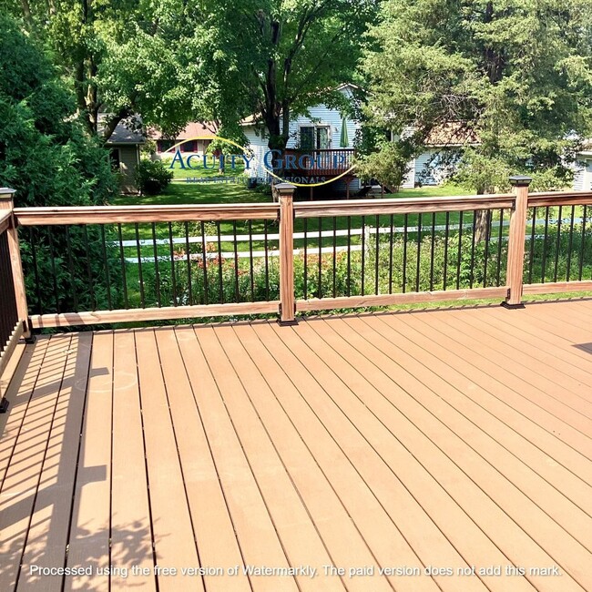Building Photo - 3BR, 2BA Split Level Home