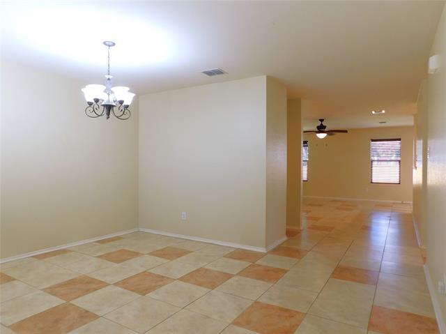 Building Photo - 2801 Saddle Dr