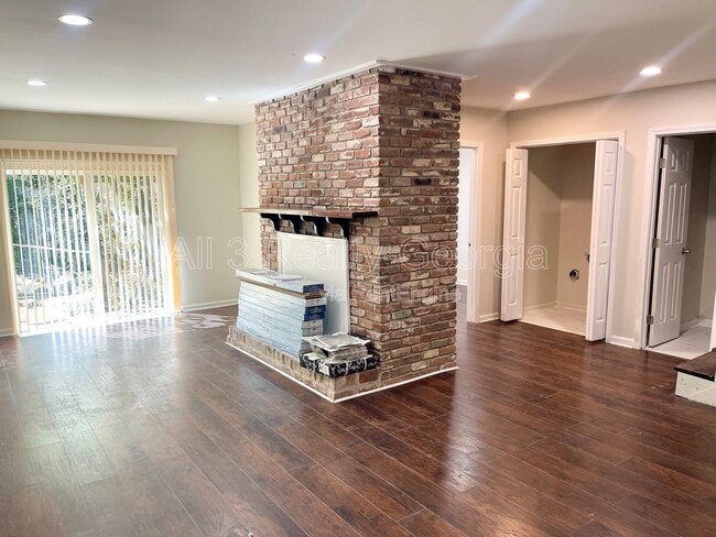 Building Photo - 5435 Winstead Ct SW