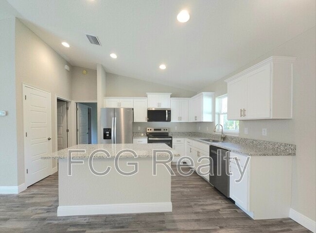 Building Photo - 7838 N Vivian Way