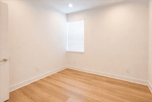 Building Photo - 4413 Santorini Ln