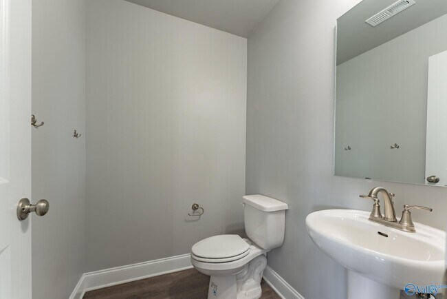 Building Photo - 119 Beaver Brook Pl