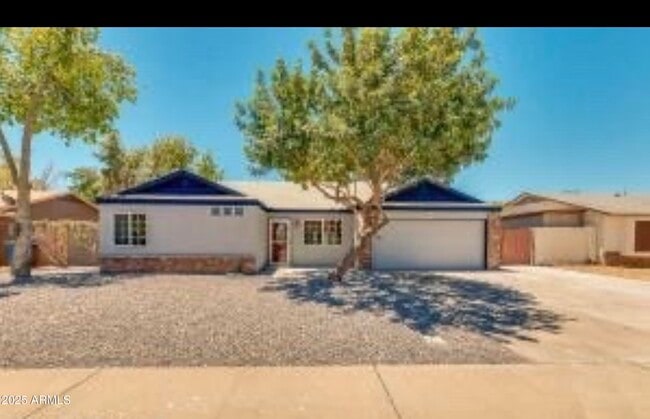 Primary Photo - 743 W Rosal Pl