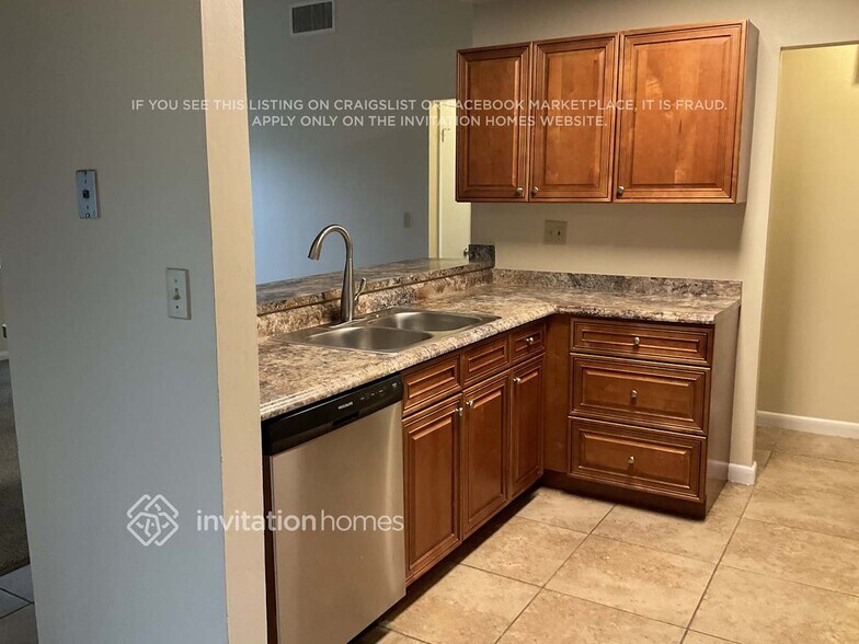 Building Photo - 4005 W Sailboat Dr