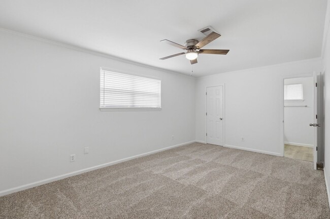 Building Photo - Charming 3BR House in Houston