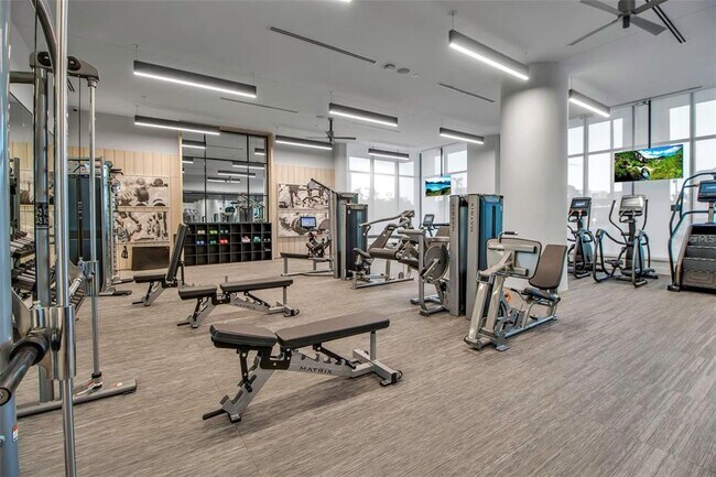 Building Photo - 301 QUAY Cmn