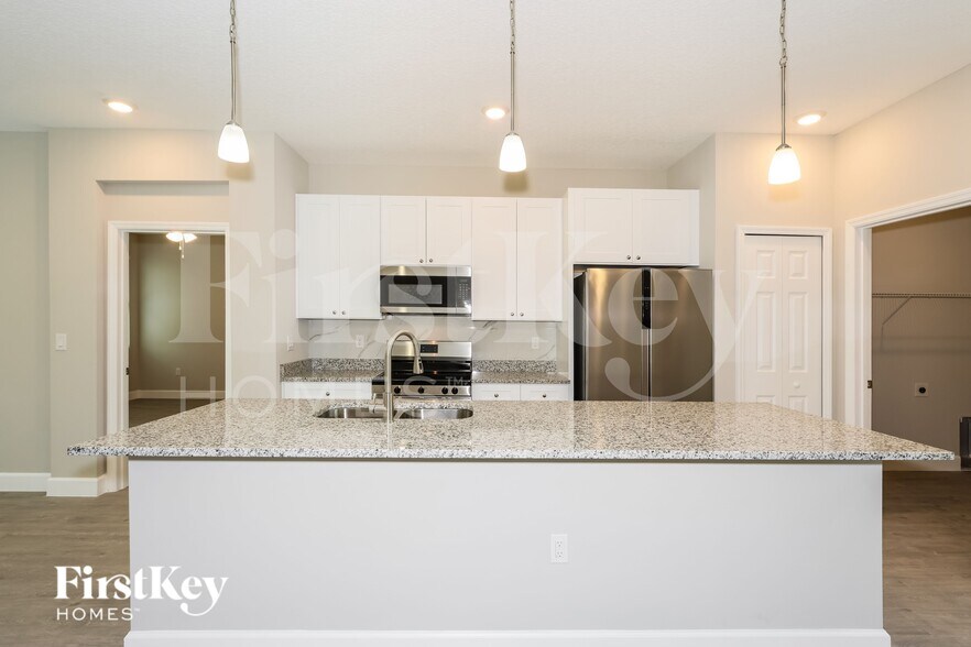 Building Photo - 486 Harrisburg St SW