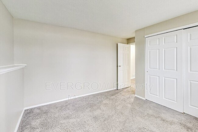 Building Photo - 5310 Shelbyville Rd