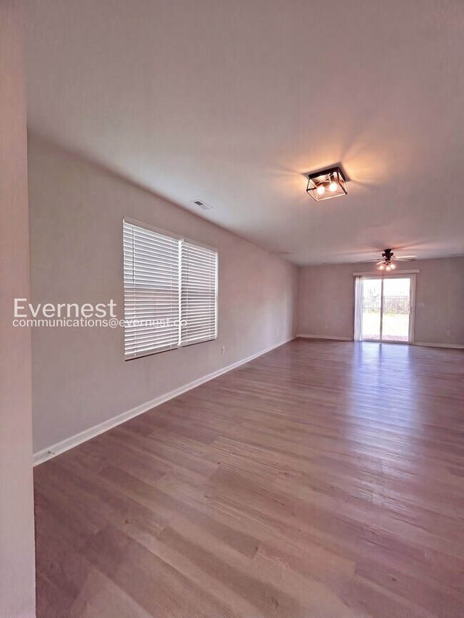 Building Photo - 1326 Bryson Ln