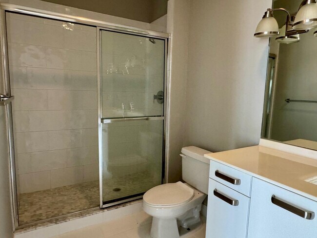 Building Photo - 313 NE 2nd St