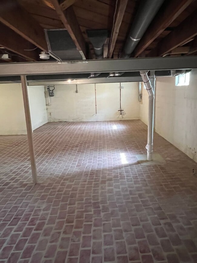 Building Photo - Updated Poland Ranch for Rent!