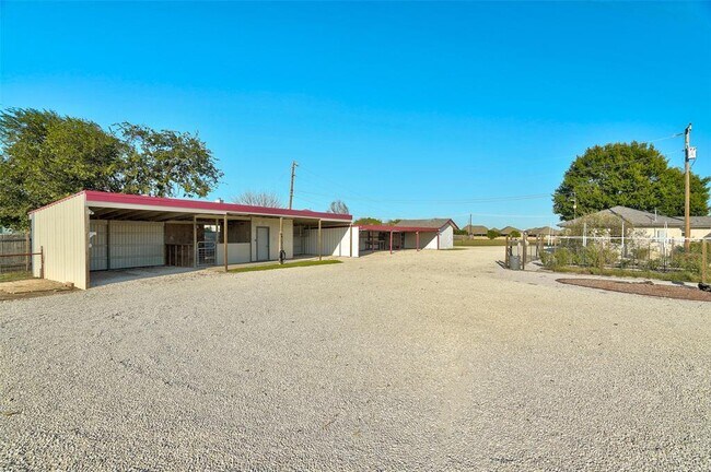 Building Photo - 800 Co Rd 117