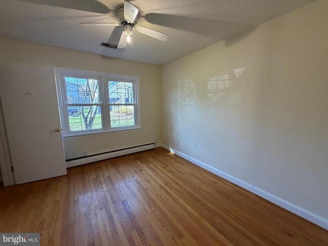 Building Photo - 540 Bellview Ave