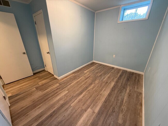 Building Photo - 37 Keystone Dr