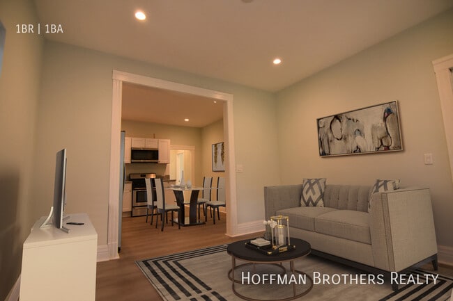 Building Photo - 1336 S Catalina St