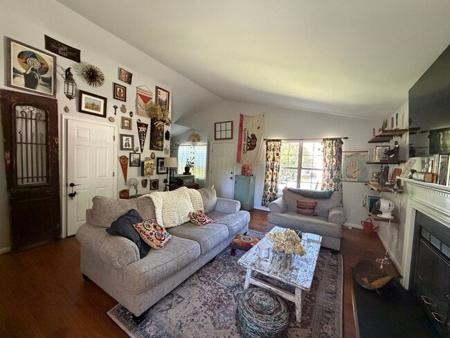 Building Photo - 106 Westwood Cir