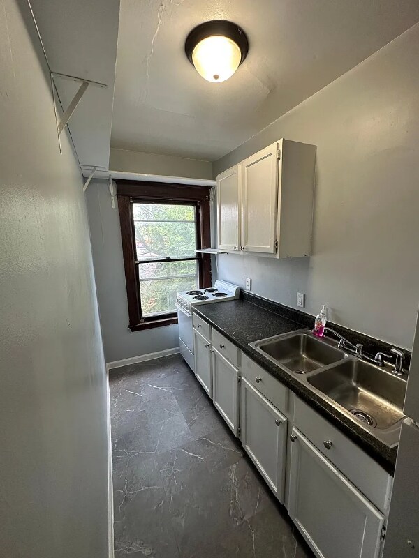 Building Photo - 742 E Stockbridge Ave