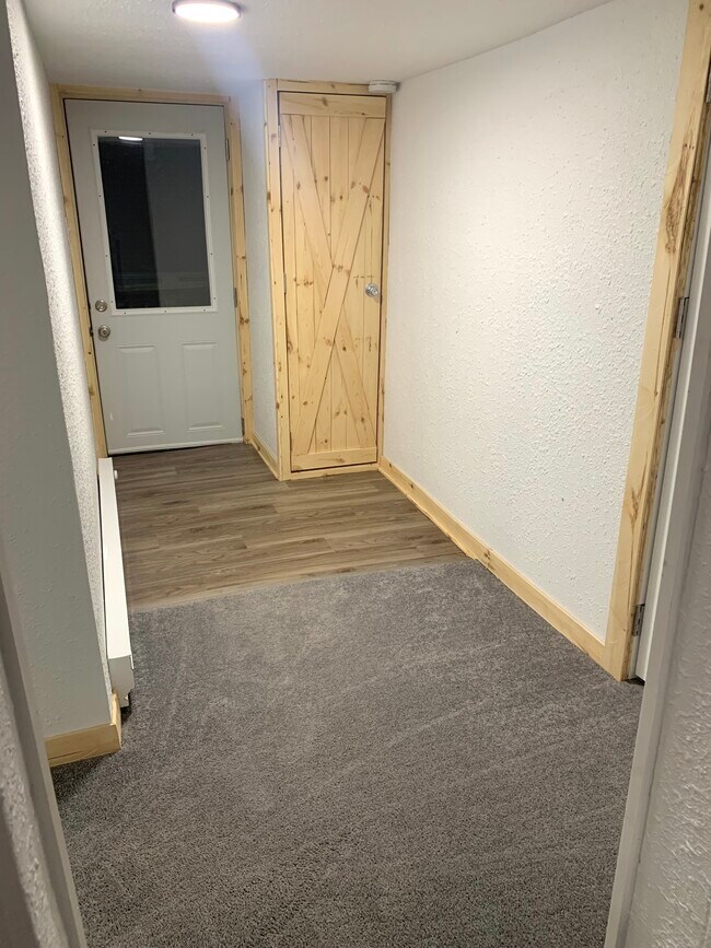 Entry: View from living room - 1006 Oak St