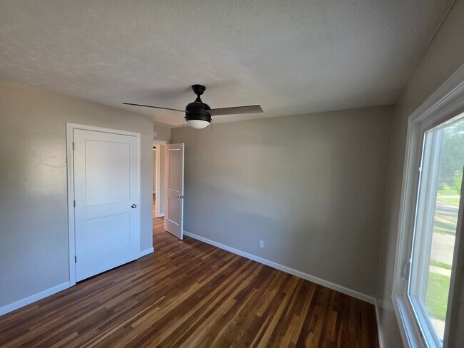 Building Photo - 1802 Key Way Dr
