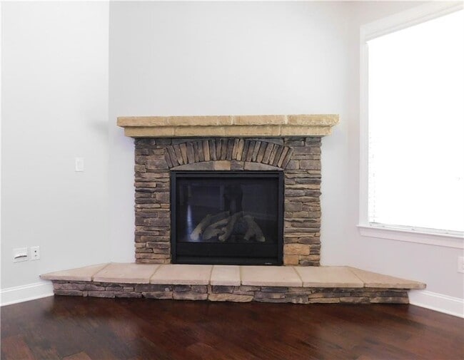 Building Photo - 330 La Perla Dr