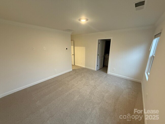 Building Photo - 4113 Smt Wds Dr