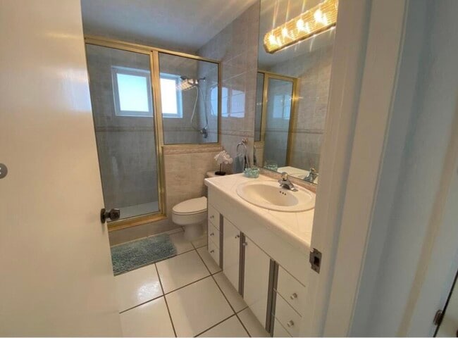 Building Photo - 1230 SE 14th Dr