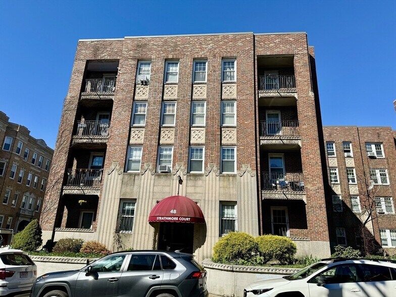 Building Photo - 48 Strathmore Rd