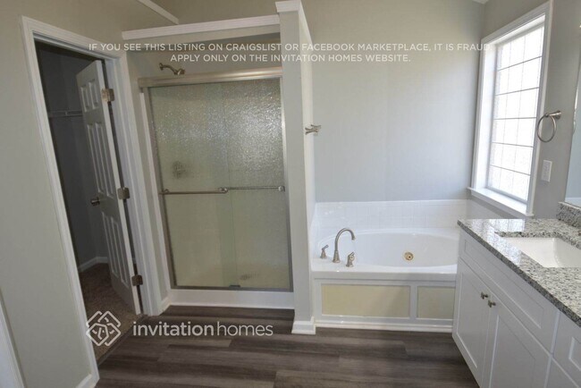 Building Photo - 8000 Chatahoochie Ln