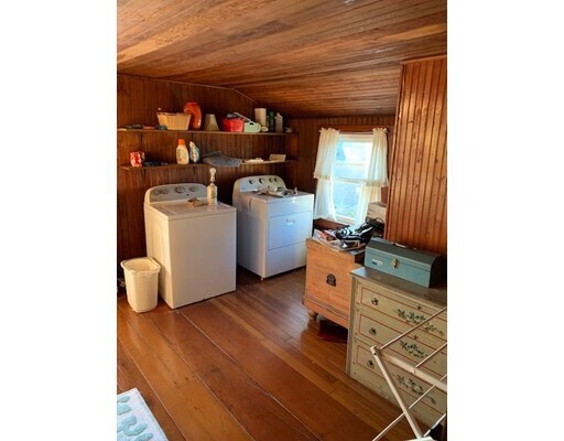 Building Photo - 10 Cove St