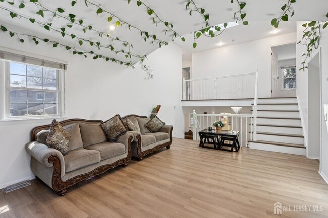 Building Photo - 12 Mackenzie Ln