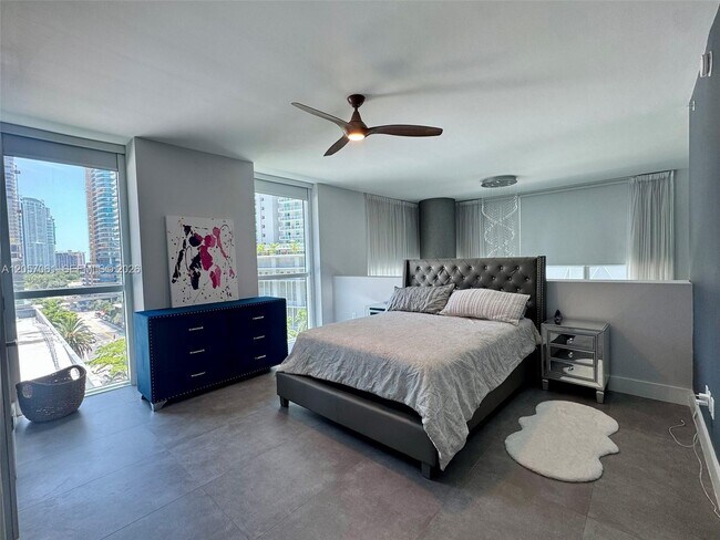 Building Photo - 1080 Brickell Ave