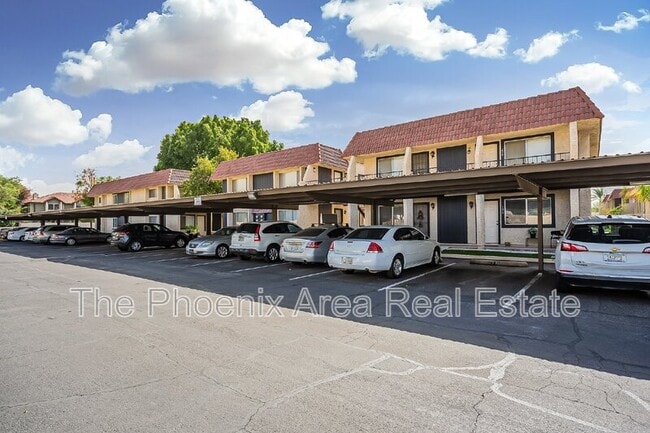 Building Photo - 700 W University Dr