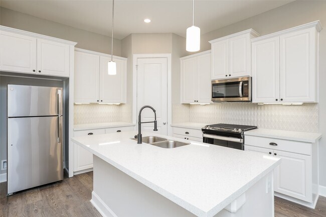 Building Photo - 5117 Royal Heath Dr