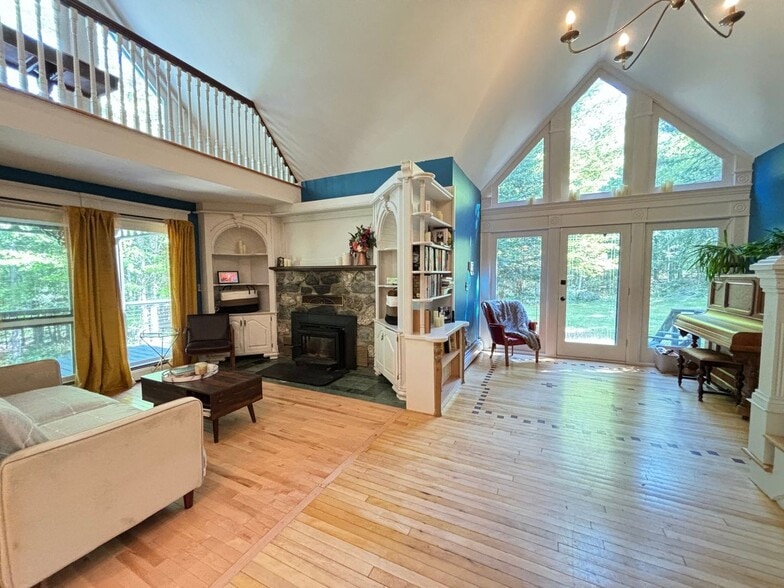 Building Photo - 219 Carrabassett Rd