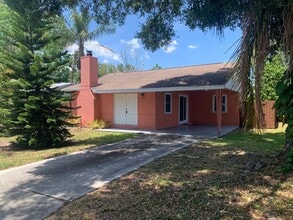 Building Photo - 2 Bedroom house for rent