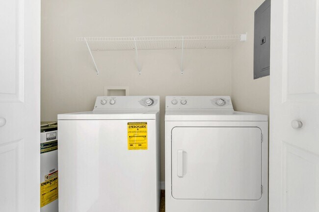 Building Photo - Available Now! Gated Community.