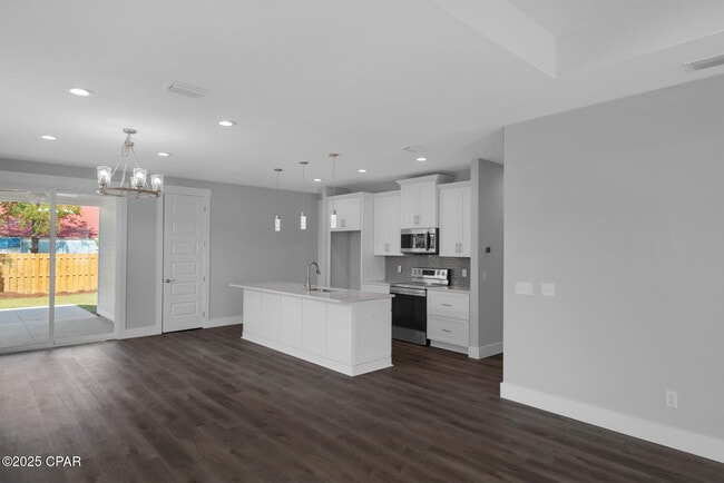 Building Photo - 8405 Warner Pl