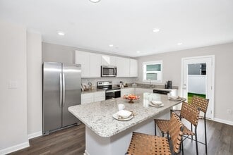 Building Photo - Central Park