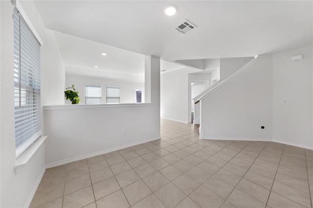 Building Photo - 914 Decker Dr