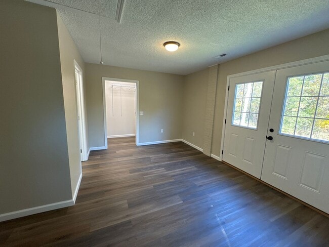 Building Photo - 11472 US-62