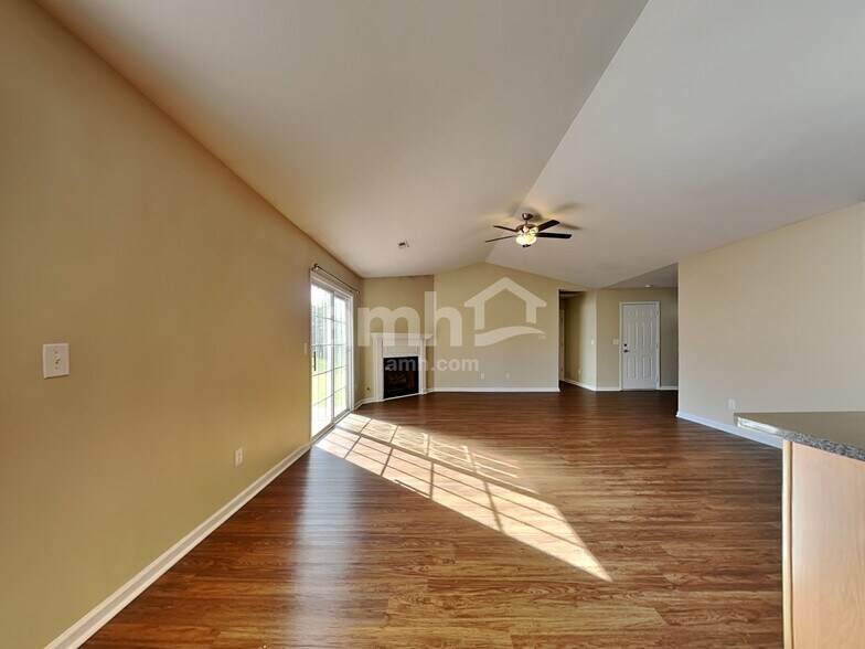 Building Photo - 4 Sandwort Ln