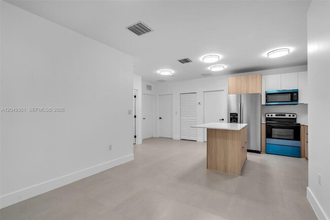 Building Photo - 6500 NW 21st Ave