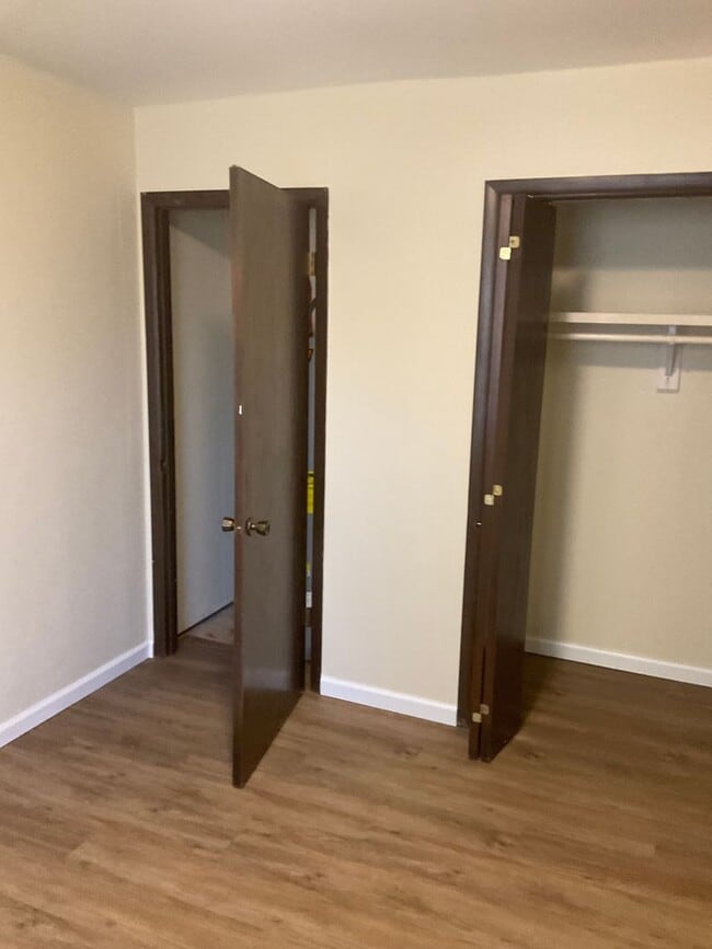 Building Photo - Deepwater Apartments
