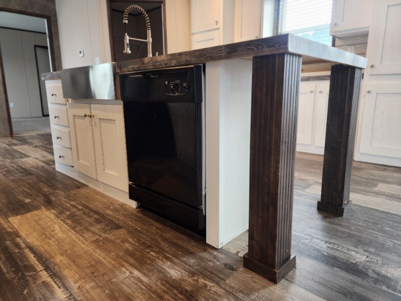 Building Photo - 1269 N Adkins Hill Rd