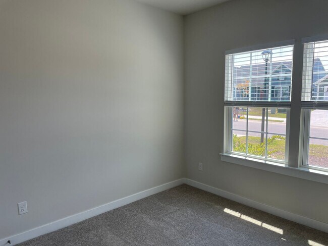 Building Photo - 2116 Sounders Ln NE