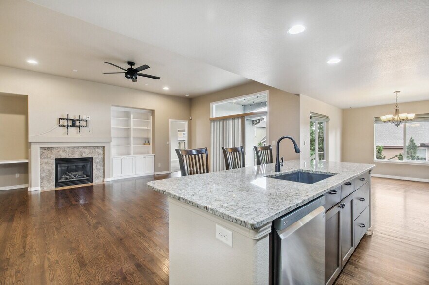 Building Photo - Stylish Cordera Ranch with Finished Baseme...