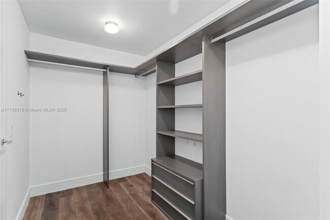 Building Photo - 3250 NE 188th St