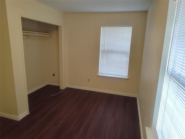 Building Photo - 2039 W Walnut St